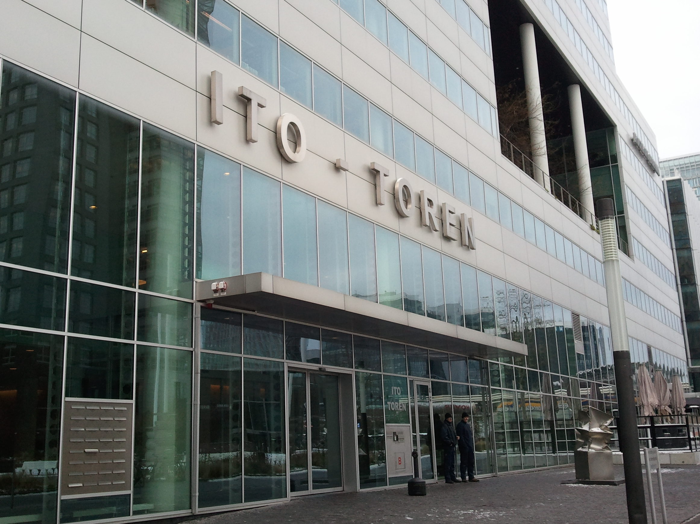 In-Nederland-huurt-Goldman-Sachs-in-de-Ito-Tower.