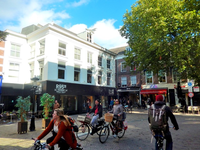 Utrecht, Mariastraat 49 op de hoek van de Mariaplaats