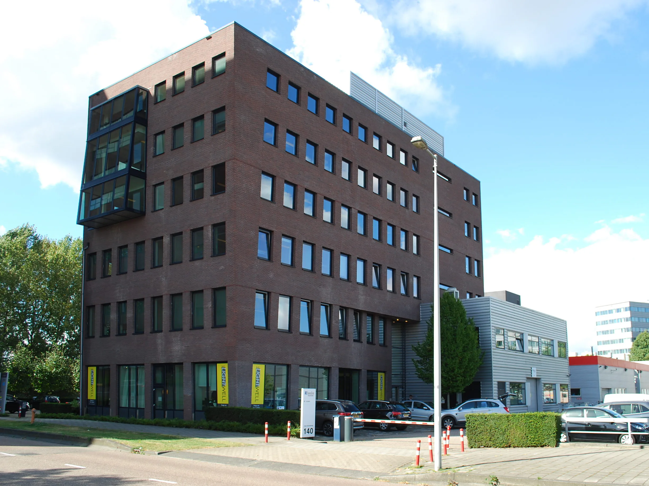 Joop-Geesinkweg-140-199-te-Amsterdam