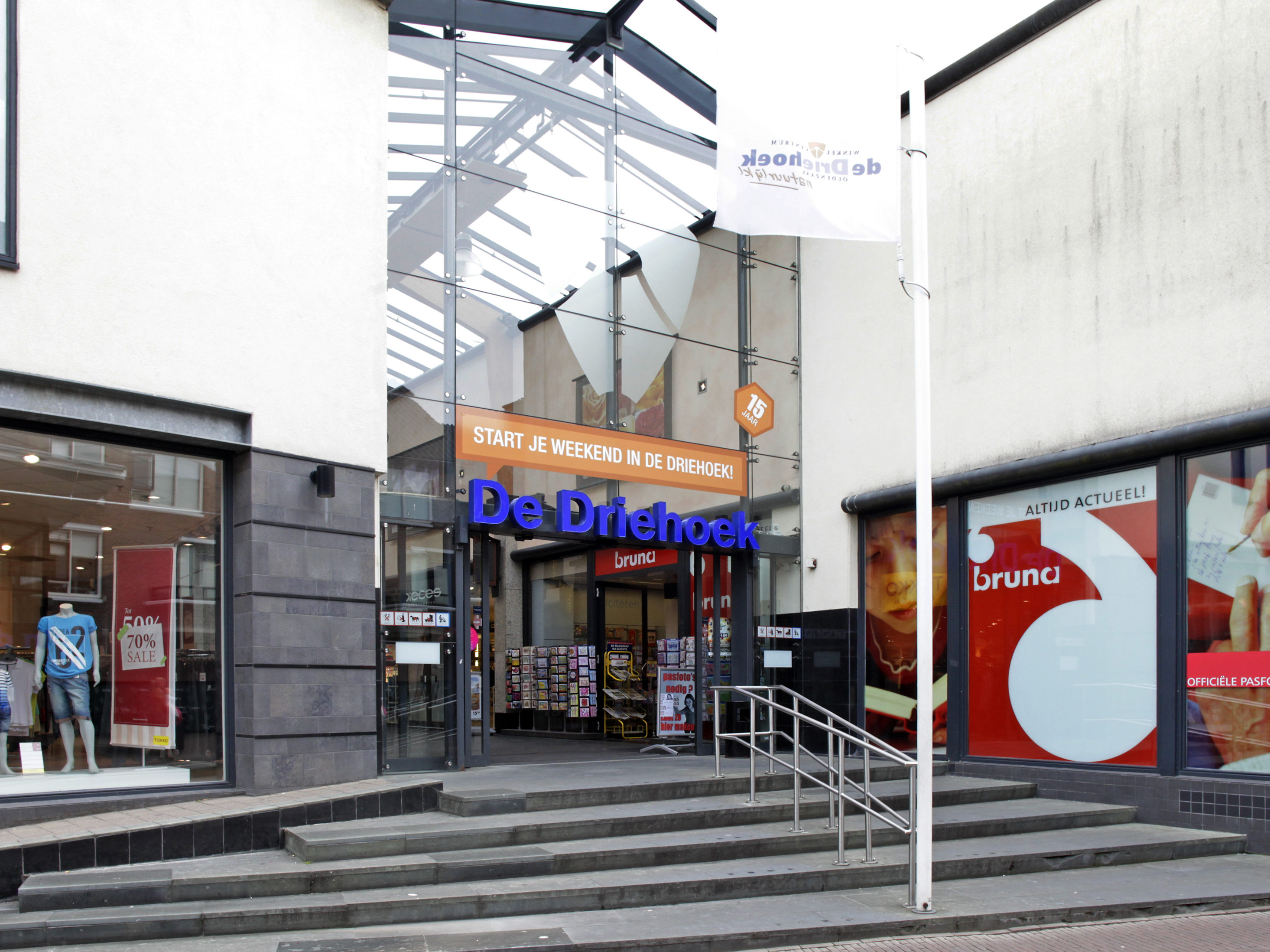 WINKELCENTRUM-DE-DRIEHOEK-ENTREE2-OLDENZAAL