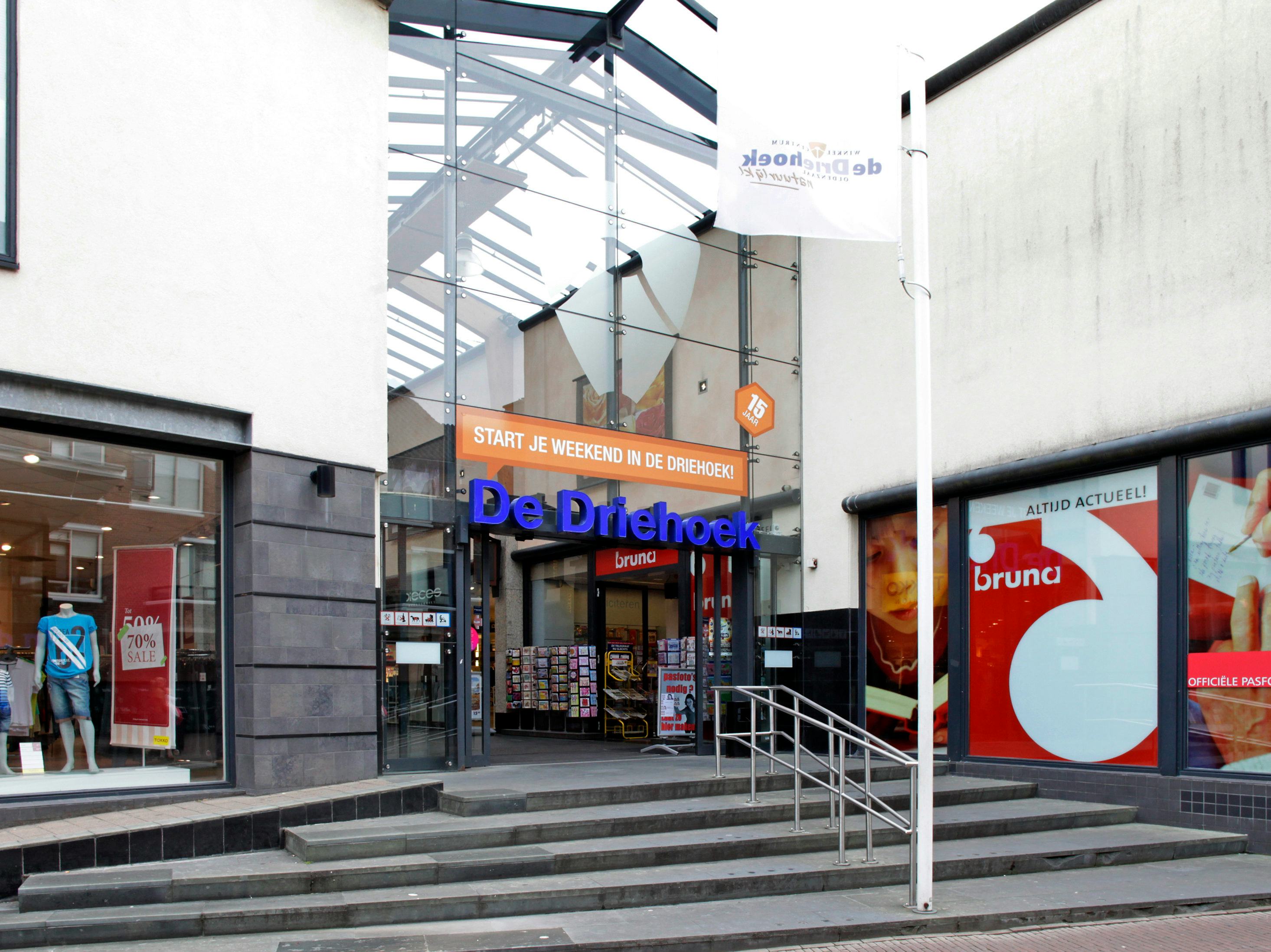 WINKELCENTRUM-DE-DRIEHOEK-ENTREE2-OLDENZAAL