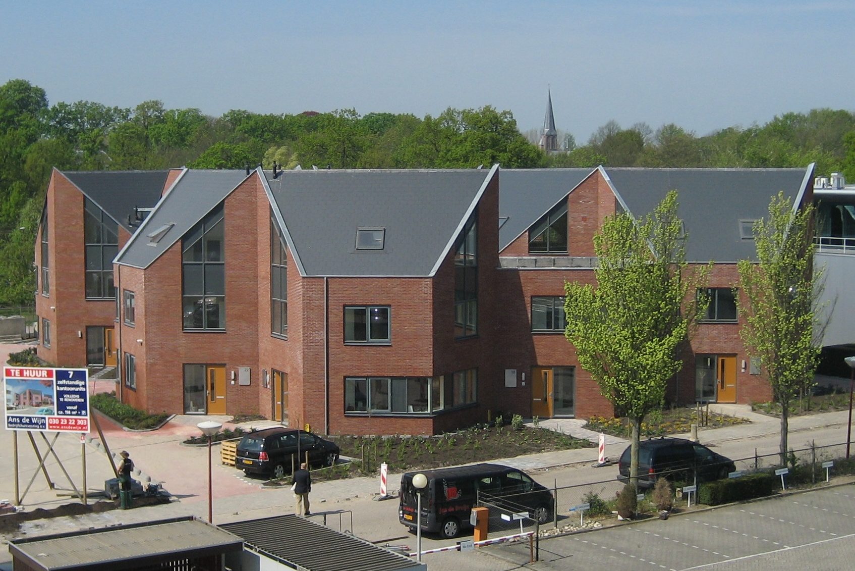 Grondgebonden woningen in kantoorpand Wattbaan 6-22 in Nieuwegein