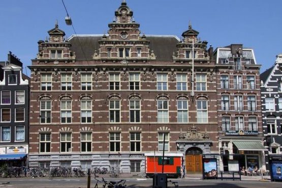 kleinkantoor naar Nieuwezijds Voorburgwal 162-170
