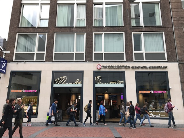 Dunkin' Donuts Warmoesstraat