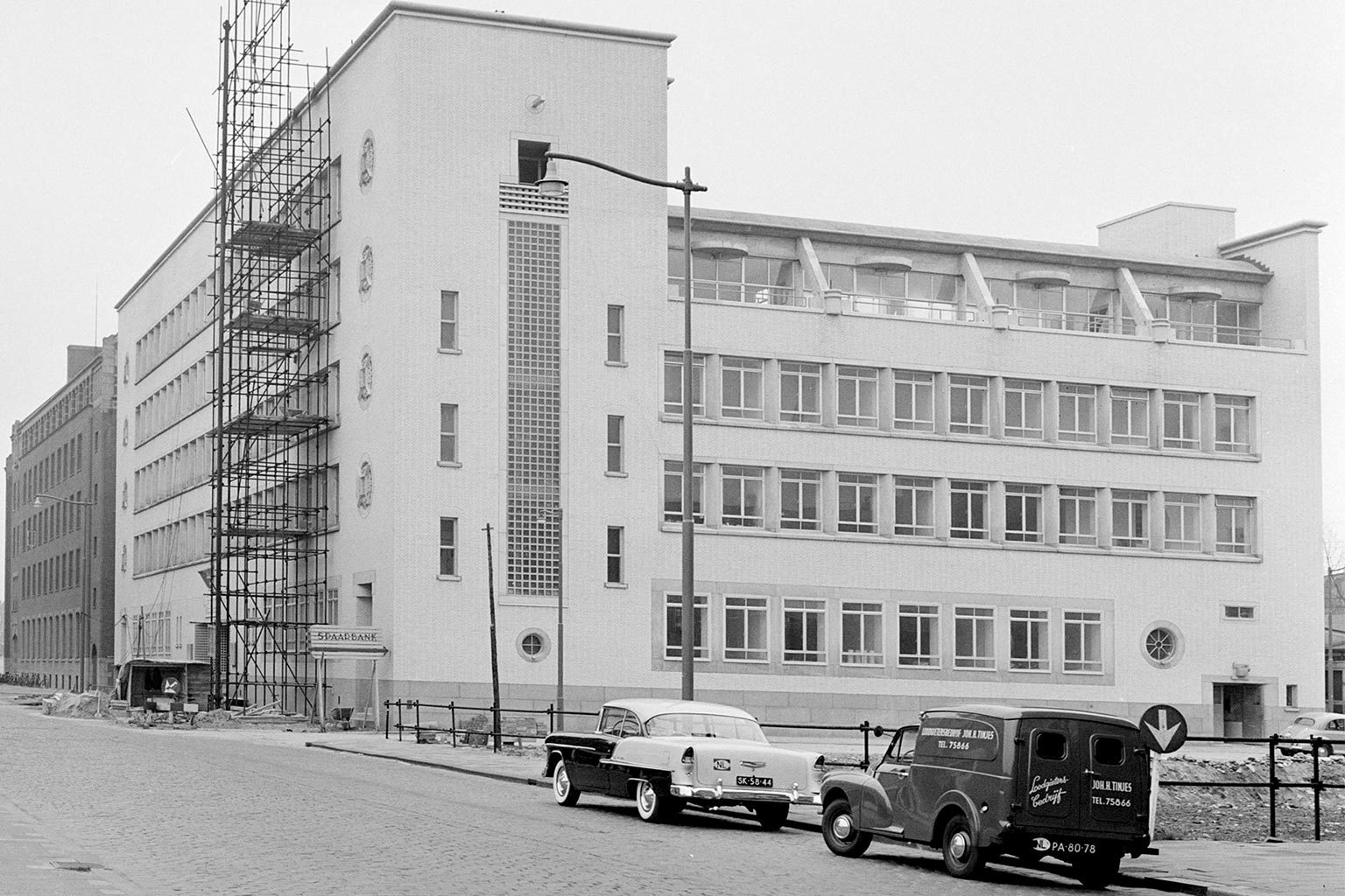 Spaarbank in aanbouw