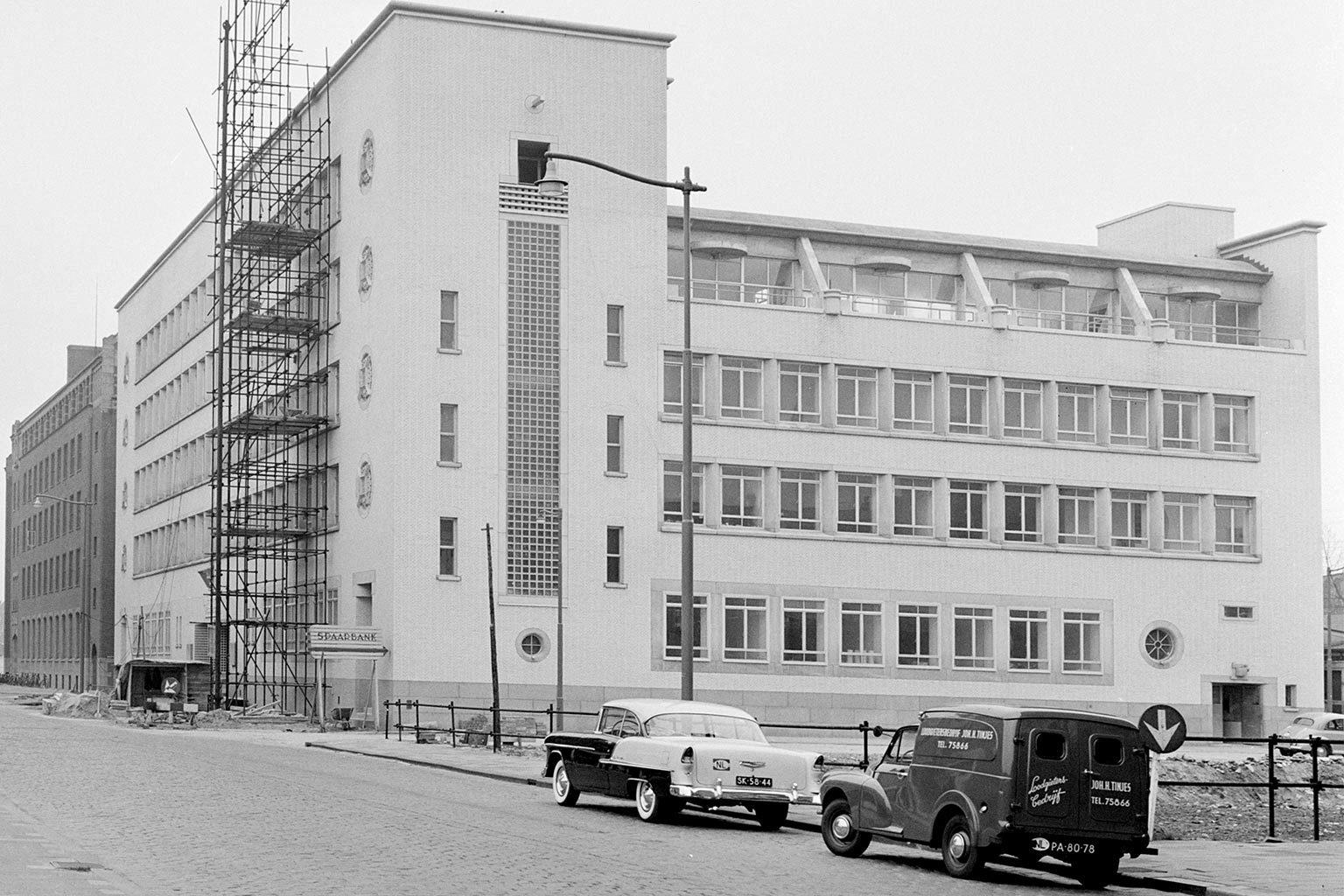 Spaarbank in aanbouw