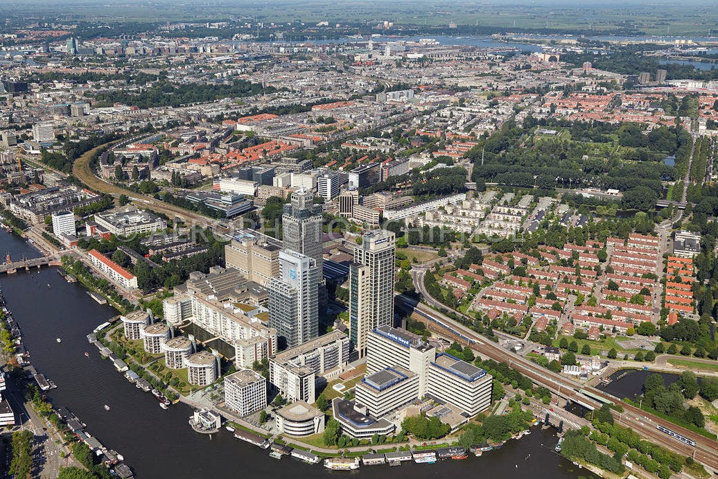 Amsterdam-Amstel-De Omval foto: Marco van Middelkoop/Aerophoto-Schiphol