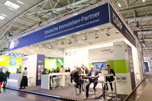 DIP-stand op Expo Real 2016