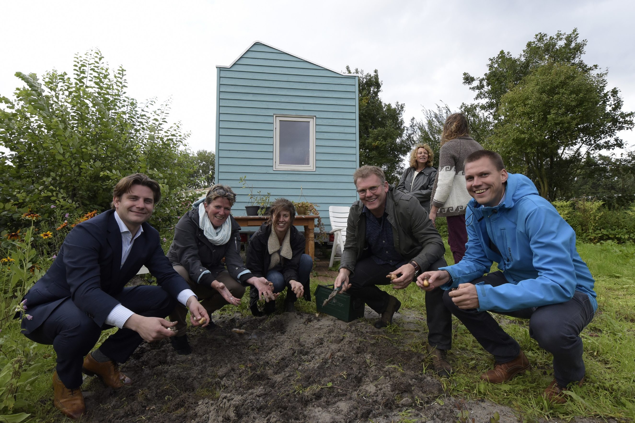 Opening stadsakker en tiny village in Proeftuin Erasmusveld Den Haag Foto Ivo Bakker