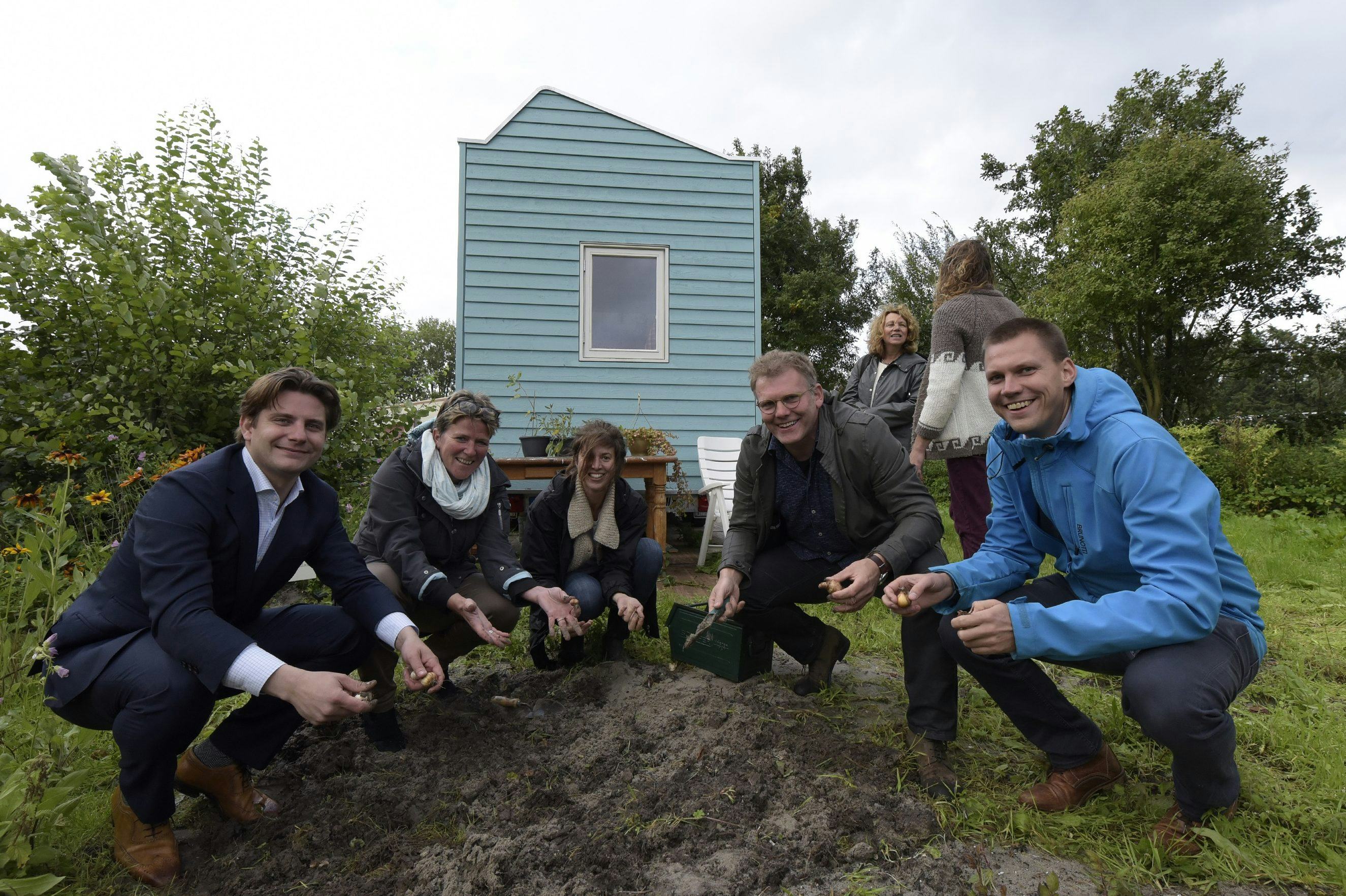 Opening stadsakker en tiny village in Proeftuin Erasmusveld Den Haag Foto Ivo Bakker