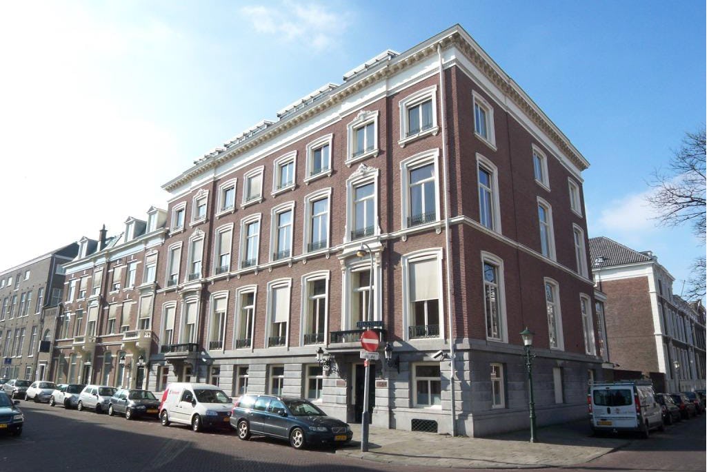 Oranjestraat 2-4 in Den Haag 
