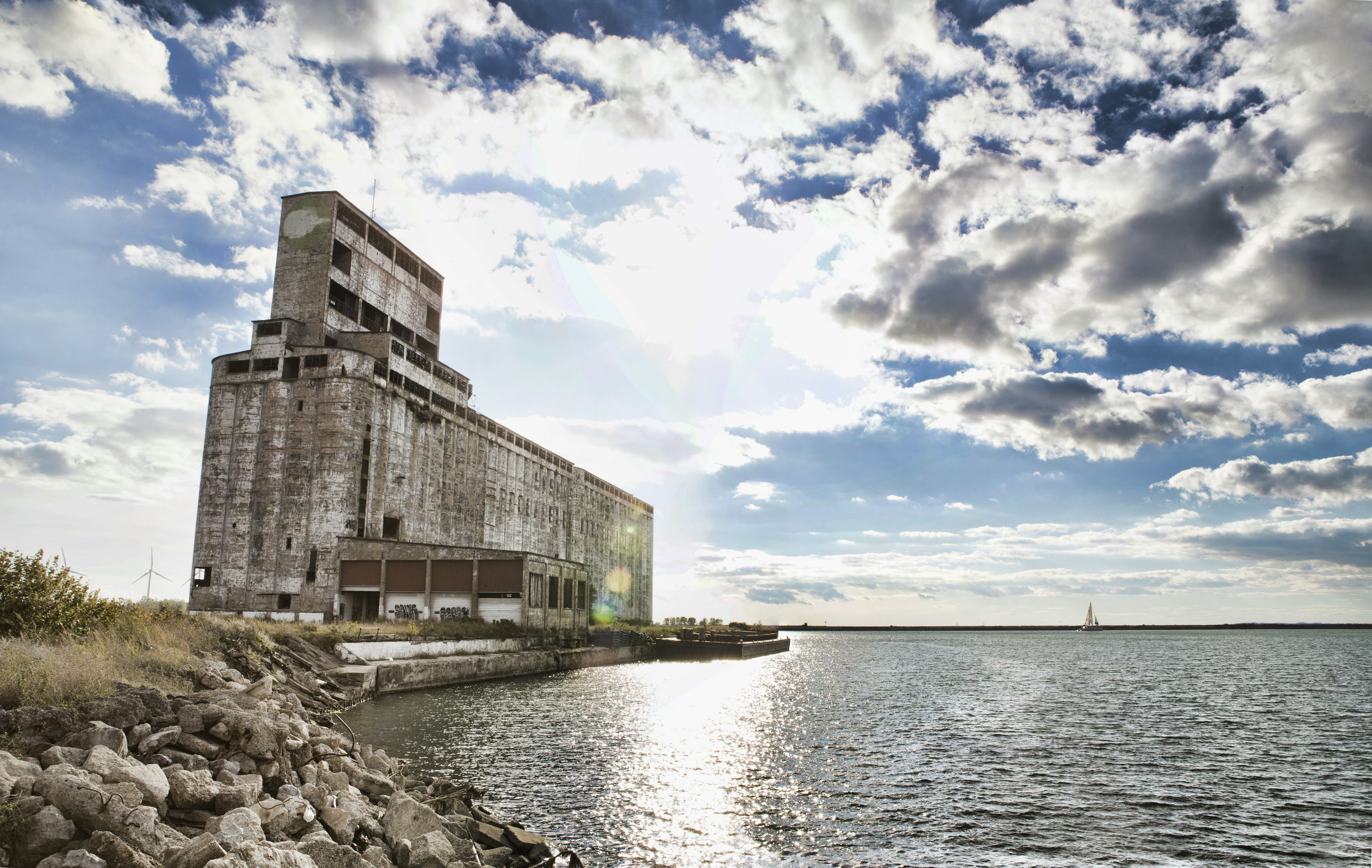 Leegstaand bedrijfsgebouw