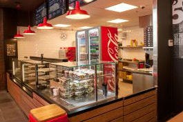 Pizza Hut denkt aan 100 filialen in Nederland