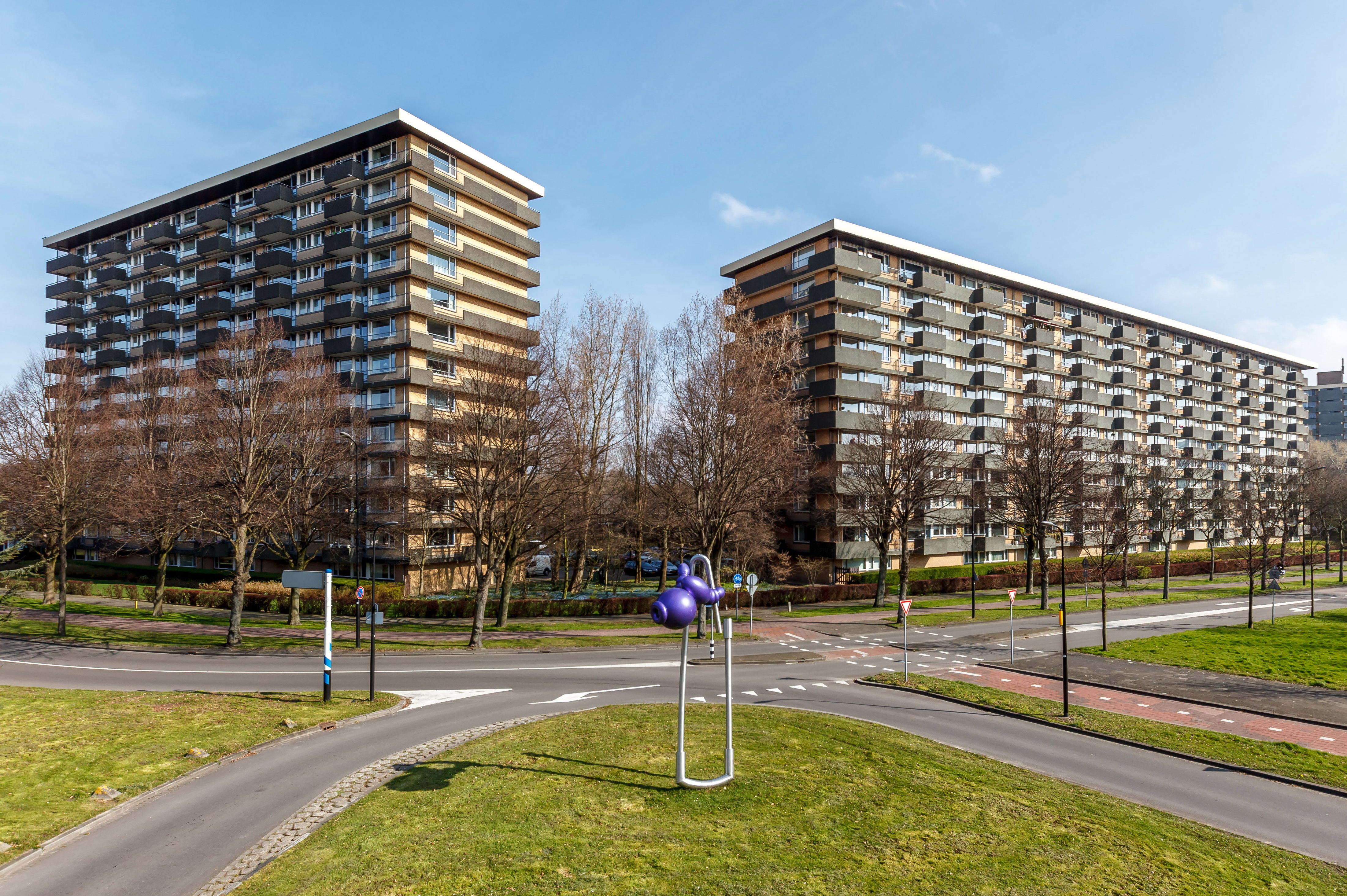 Capreit is door de overname onder andere eigenaar van een appartementencomplex aan de Thomas Jeffersonlaan in Rijswijk