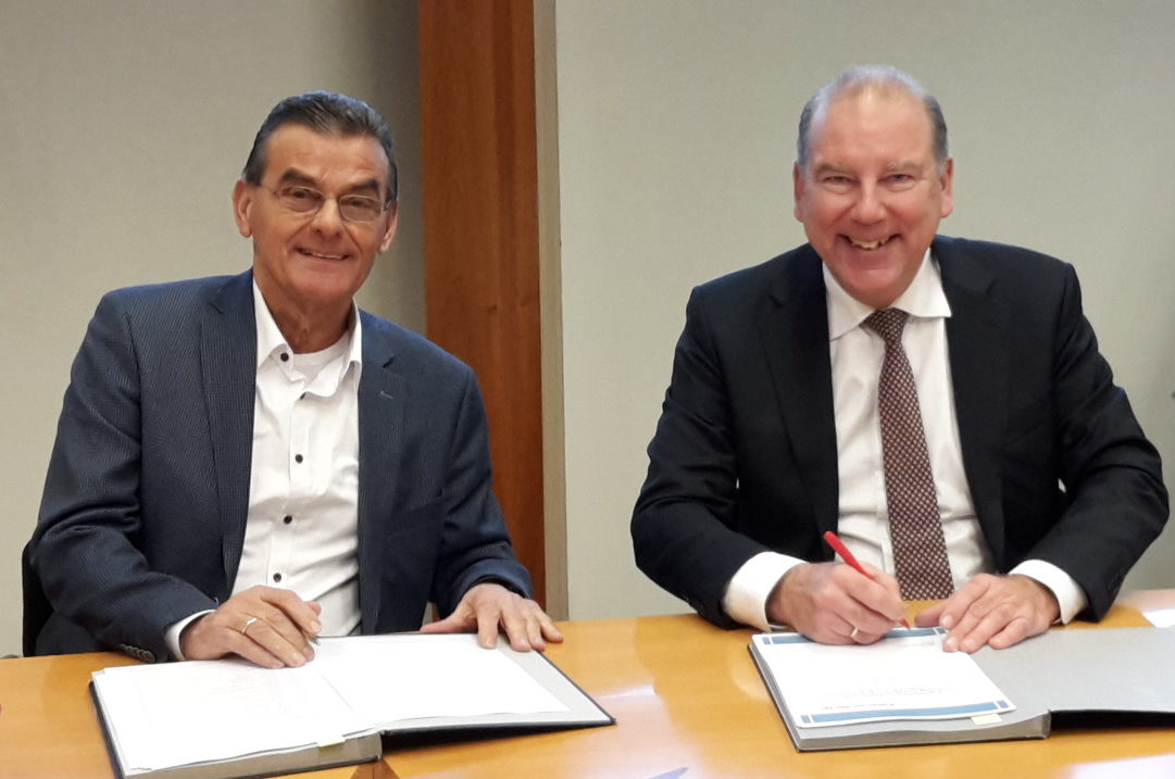 Wethouder Gerard van As van Alphen aan den Rijn  en directeur Wilco van den Ban van AM Zuidwest