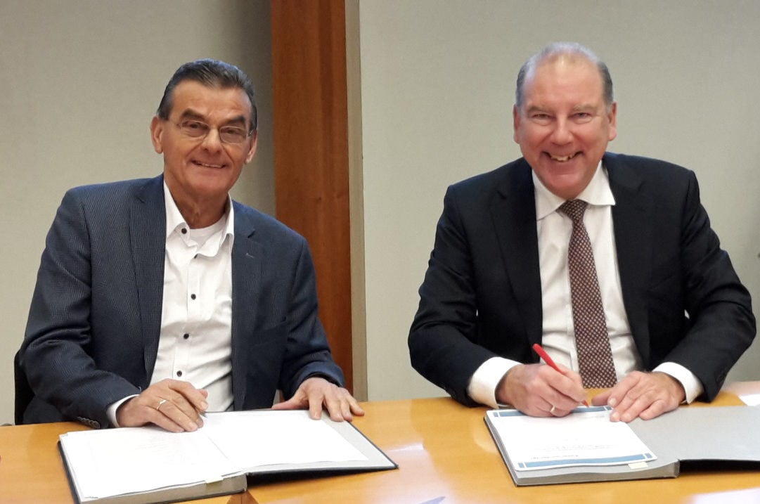 Wethouder Gerard van As van Alphen aan den Rijn en directeur Wilco van den Ban van AM Zuidwest