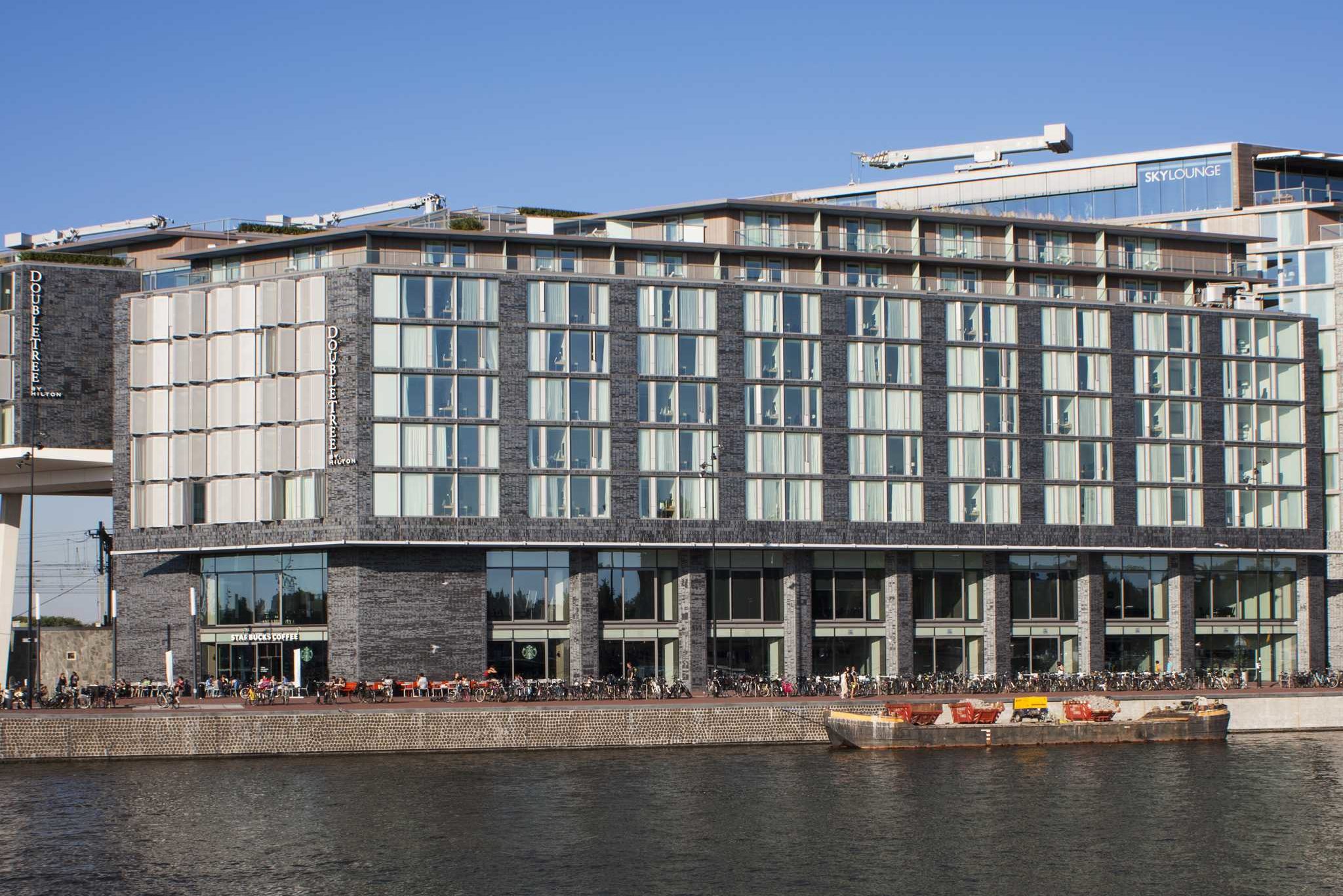 Anbang uit China betaalde 350 miljoen euro voor het Double Tree Hotel op het Oosterdokseiland in Amsterdam. 