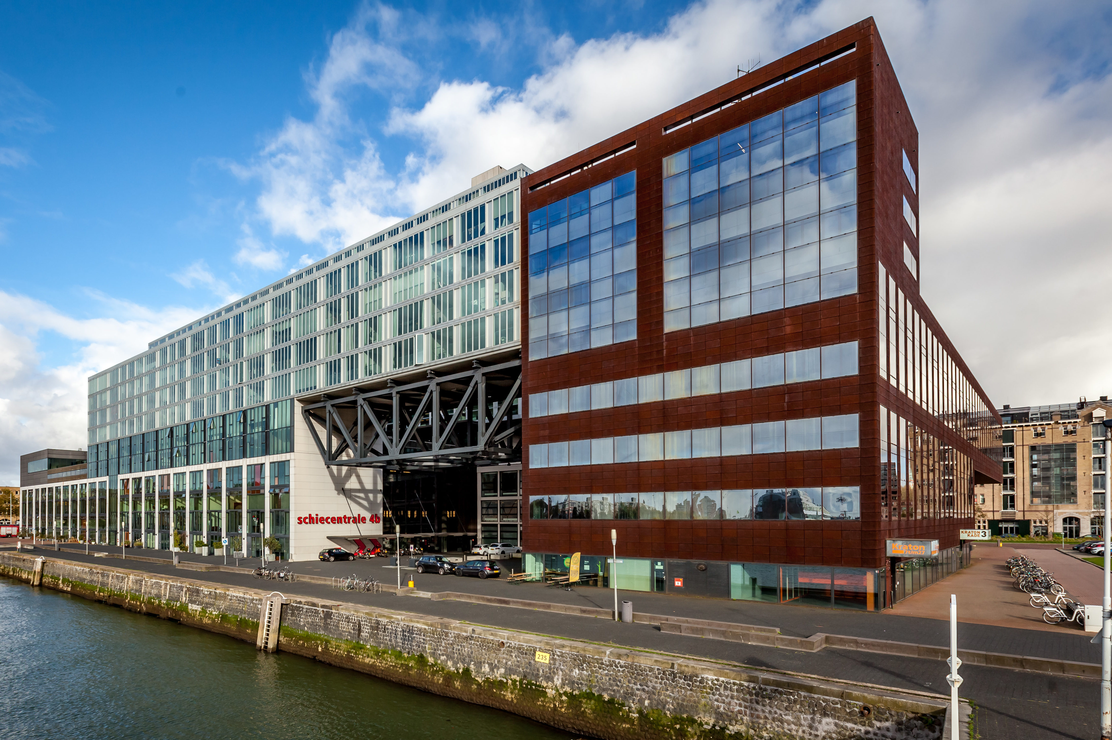 Rotterdam doet Schiecentrale van de hand