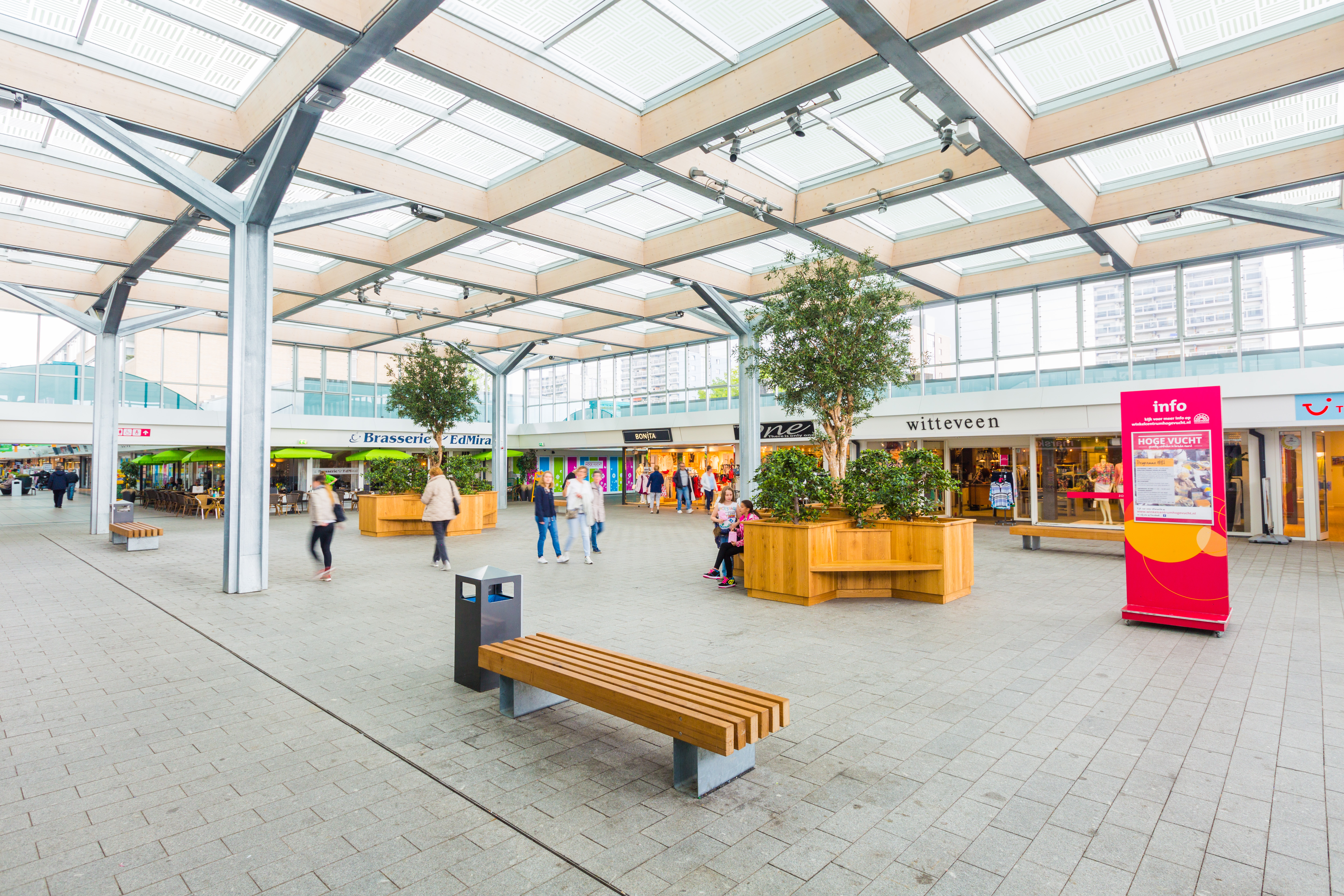 Winkelcentrum Hoge Vucht, Breda, foto: JoniI sraeli
