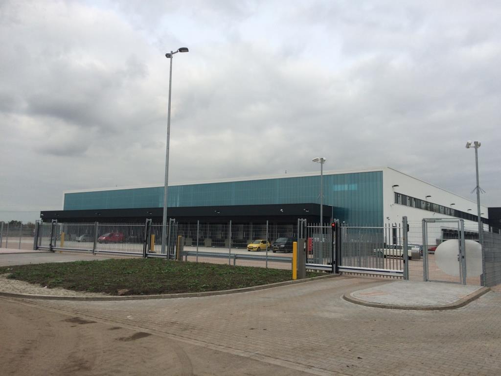 Distributiecentrum PostNL Sassenheim, gebouwd door Aan de Stegge Twello