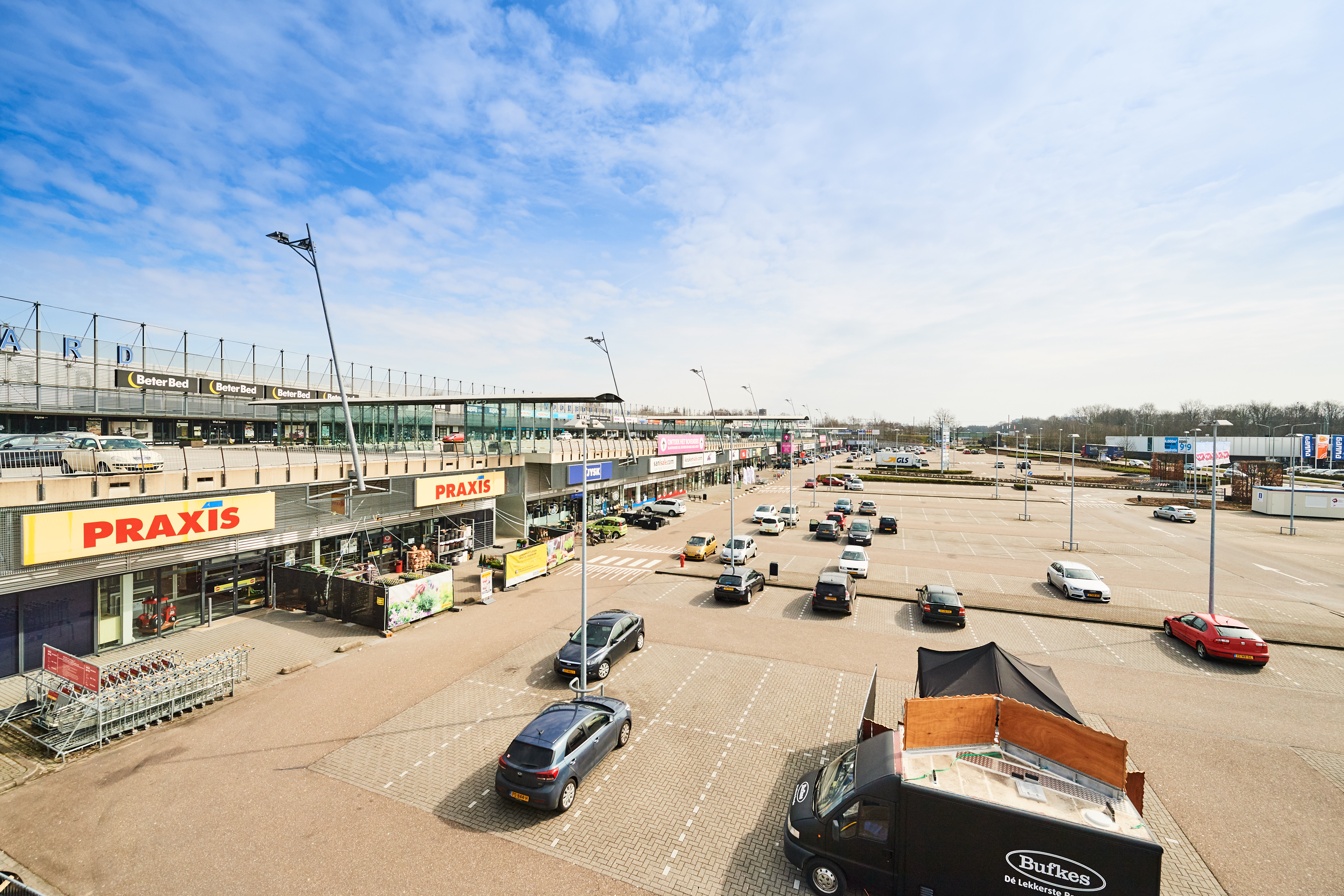 Een winkelcomplex van Retail Estates in Heerlen. 