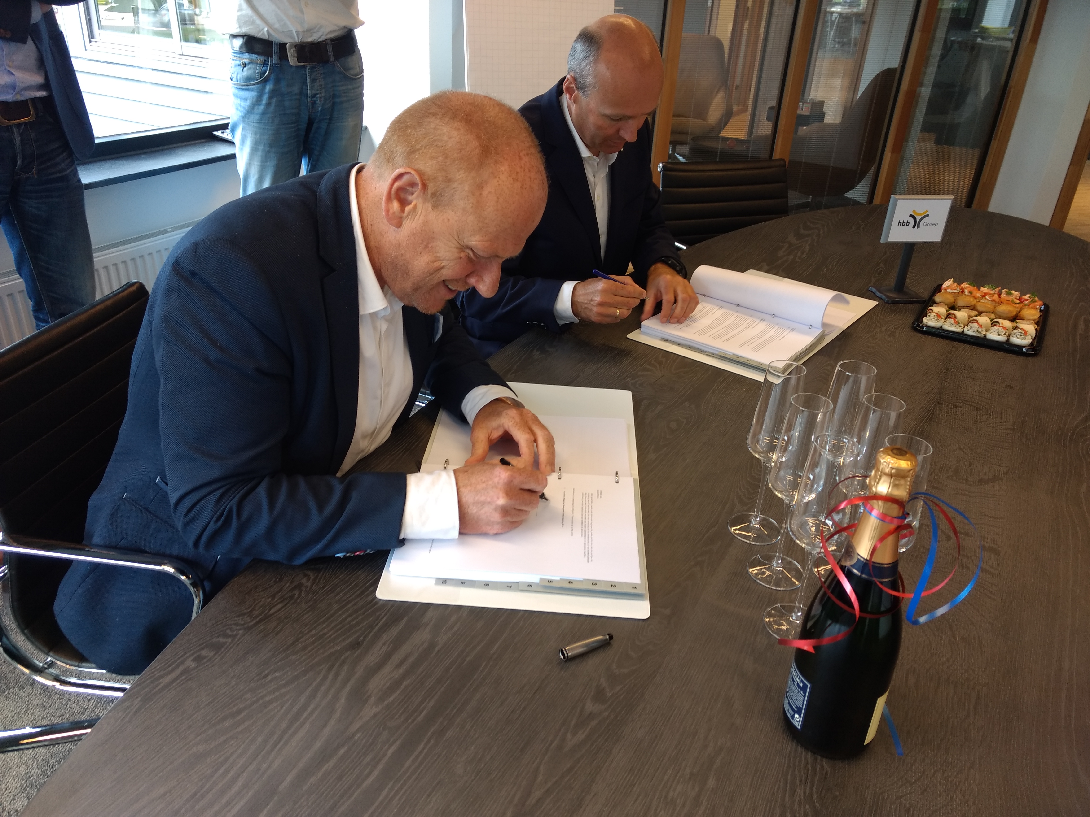 Directeur Jan Heeremans van Hoorne Vastgoed en directeur Martijn van de Poll, van HBB Groep