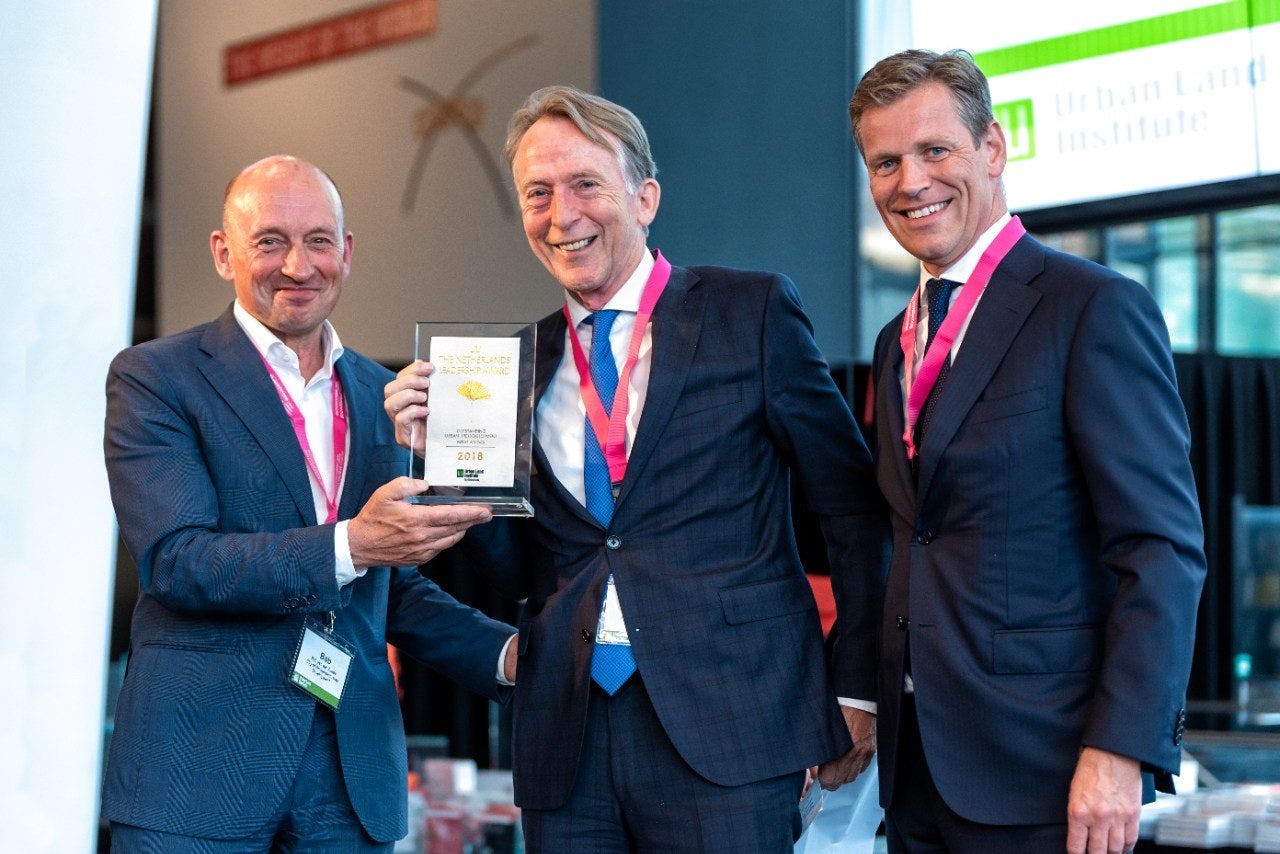 Winnaar van ULI NL Award 2018 Wienke Bodewes met Bob van der Zande (links) en Patrick Kanters (rechts)