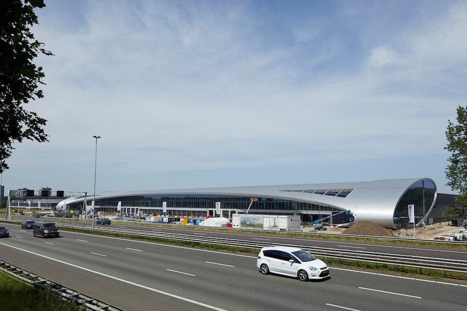 DC NewLogic III op bedrijvenpark Het Laar in Tilburg