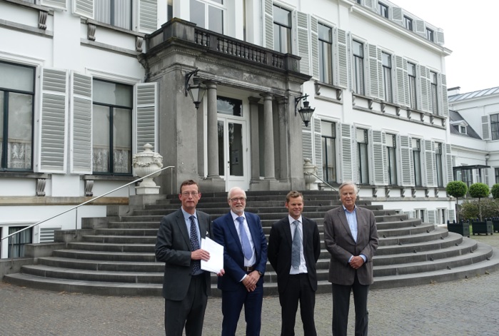 Novu naar Paleis Soestdijk