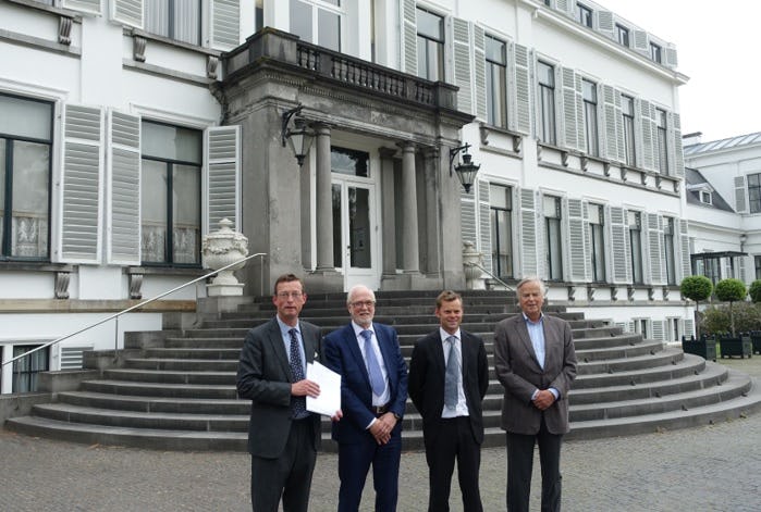 Novu naar Paleis Soestdijk