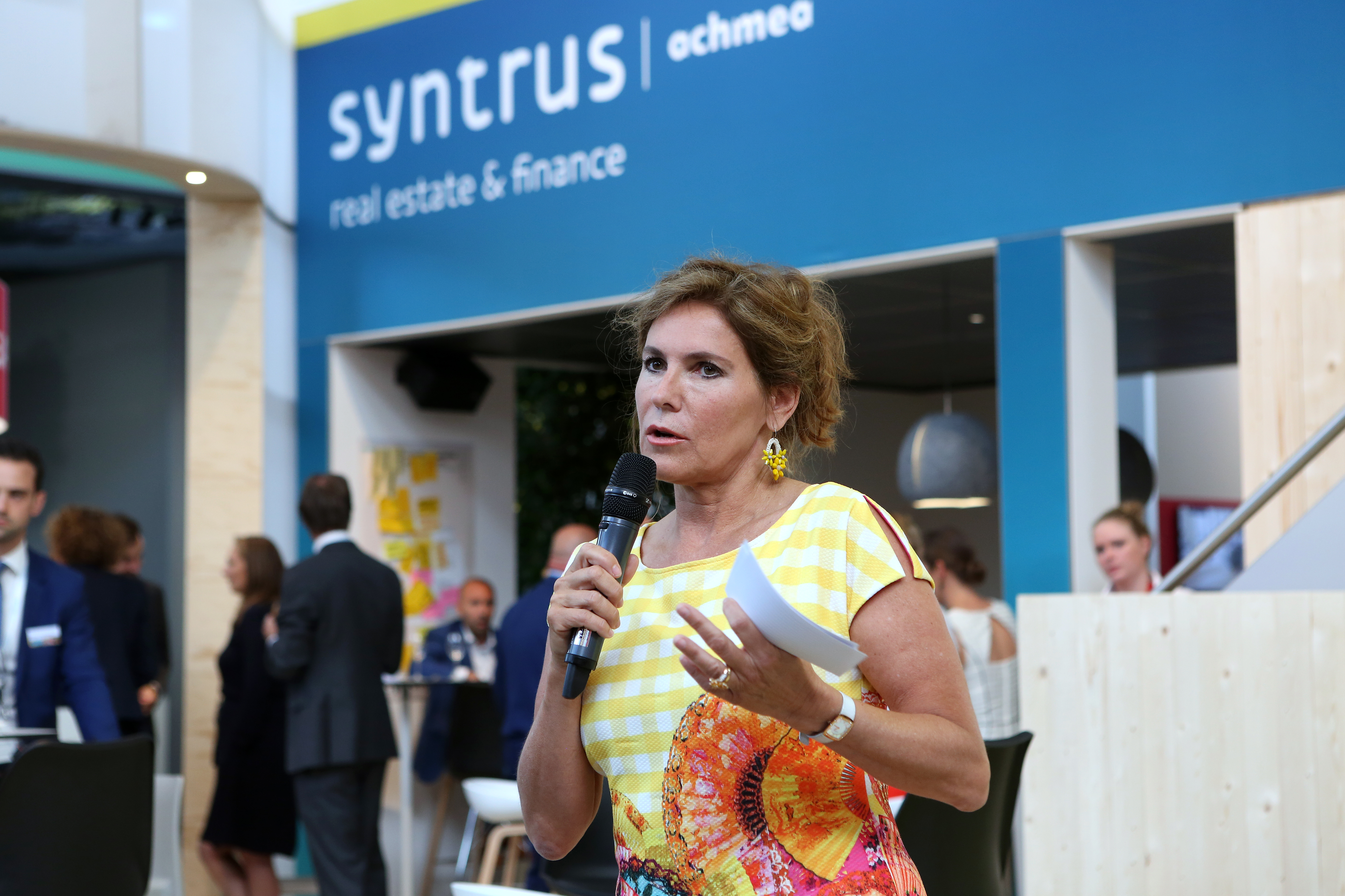 Juryvoorzitter Claudia Zuiderwijk maakt winnaar StiB 2018 bekend