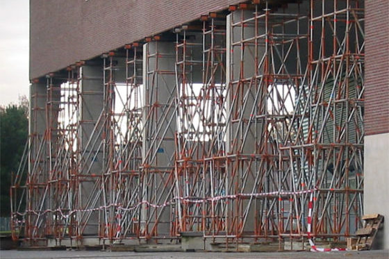 Campus Kerkrade na de ontdekking van scheuren in het pand