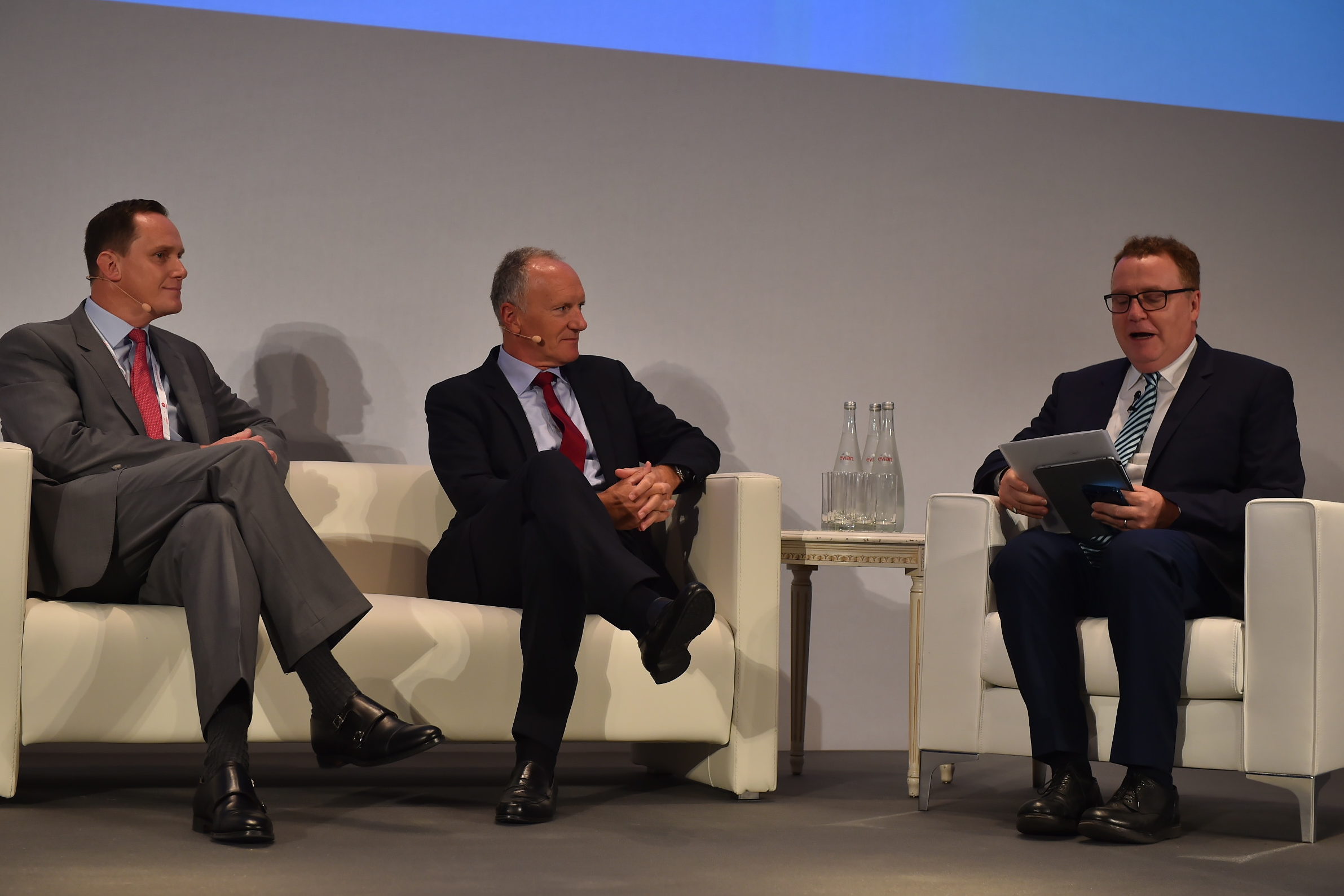 Epra-ceo Dominique Moerenhout, scheidend voorzitter Christophe Cuvillier en moderator Greg Clark.