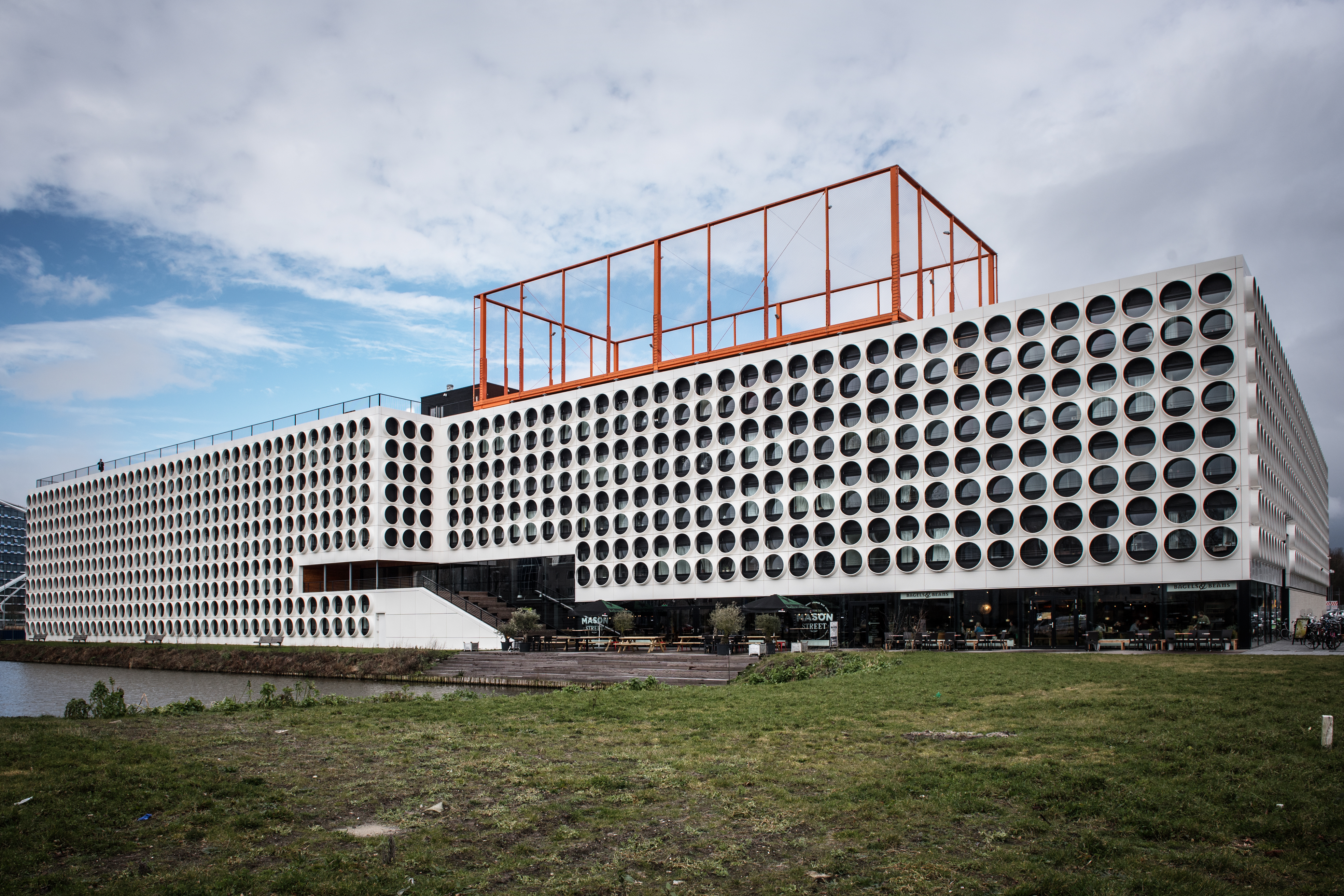 Ravel, modulaire studentenwoningen van Jan Snel in Amsterdam