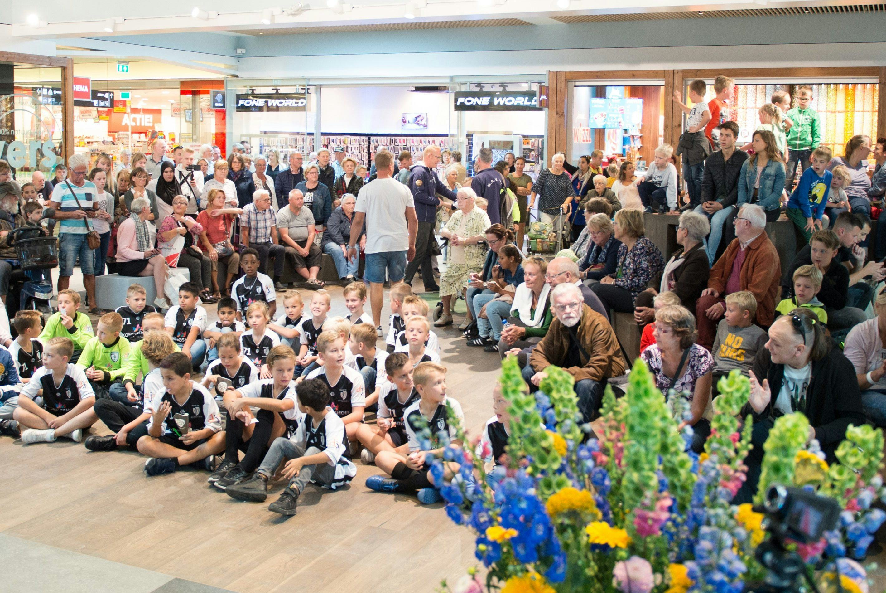 heropening winkelcentrum Koningshoek in Maassluis