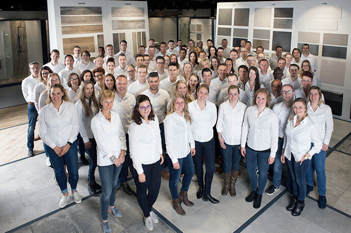 Maxaro-team in showroom Roosendaal