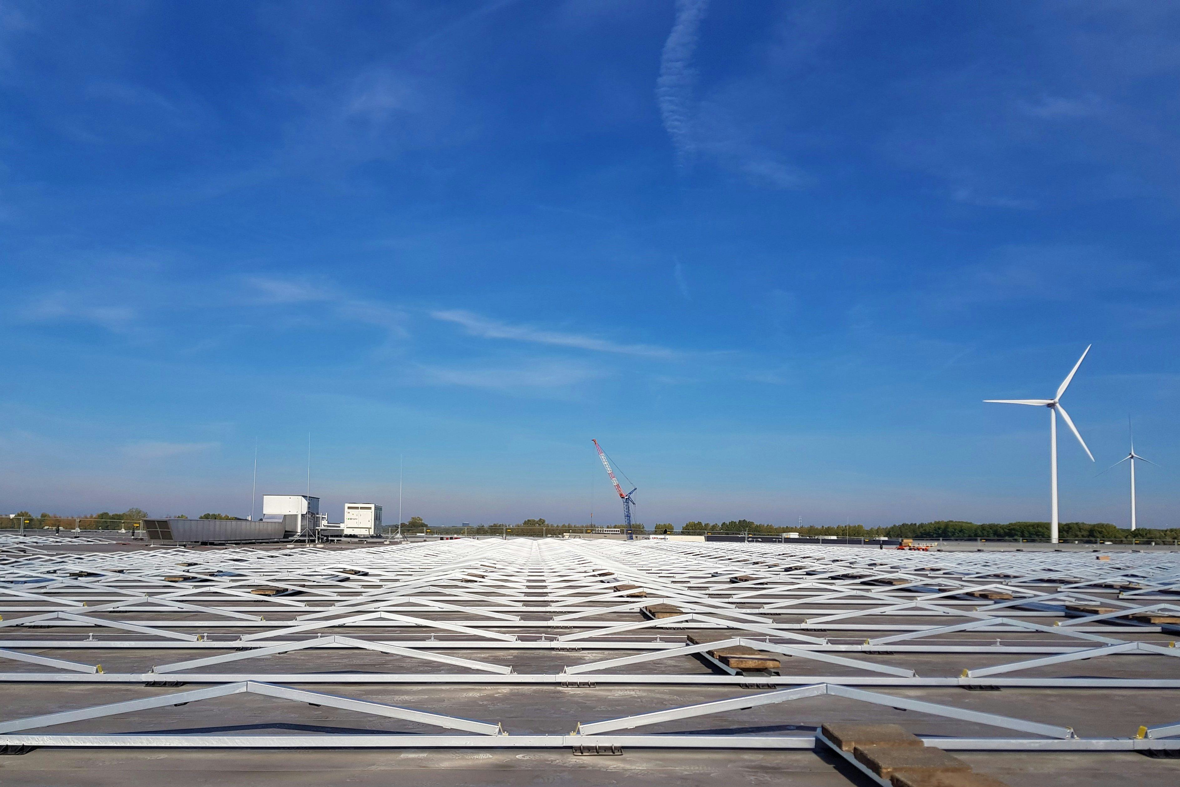 CBRE GI legt 14.000 zonnepanelen op dak in Nieuwegein