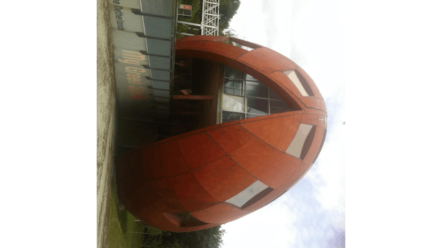 Verpauperd paviljoen op Floriade Venlo