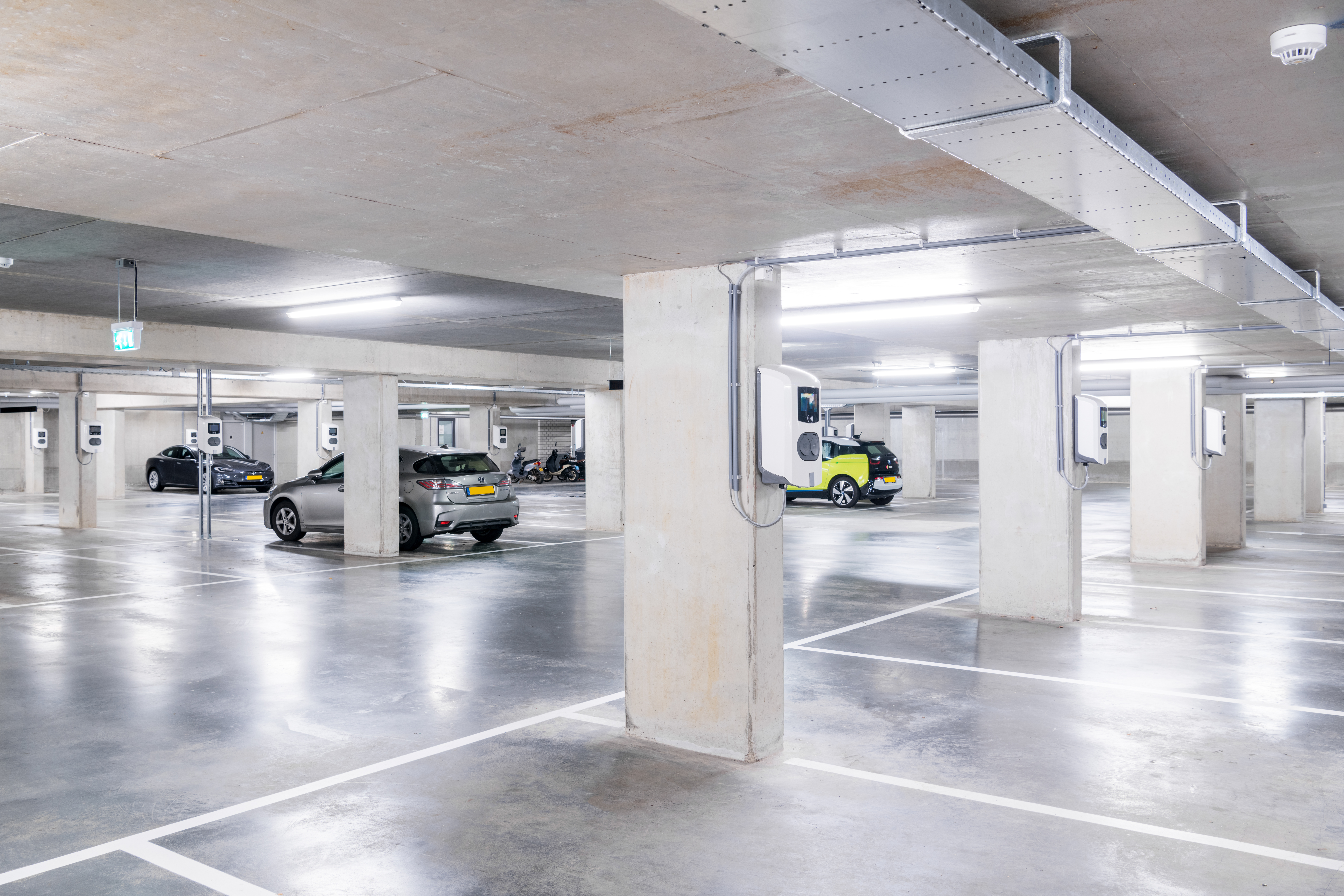 Laadpalen vanaf 2020 verplicht bij kantoren