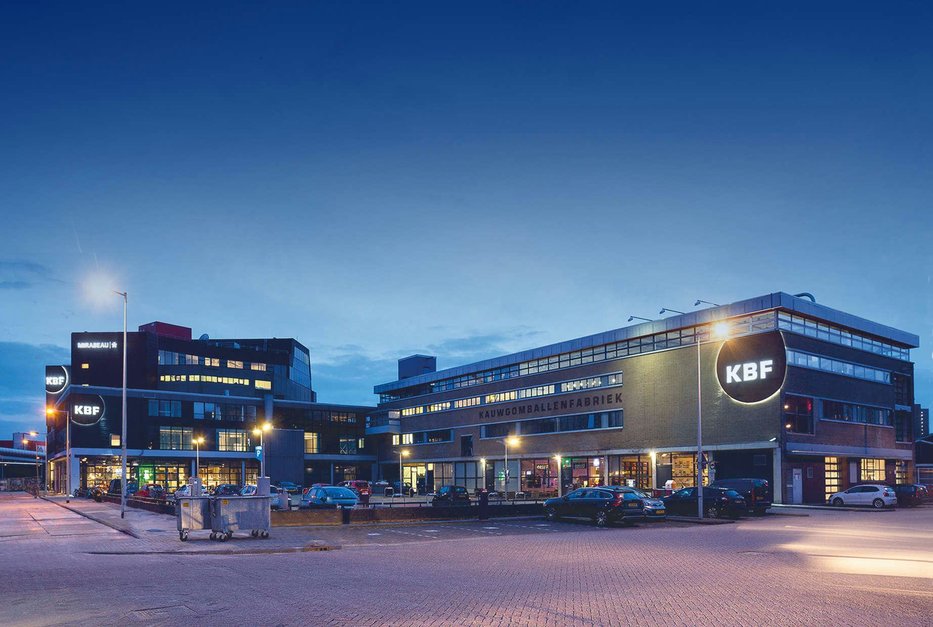 Episo 5 en Timeless kopen Kauwgomballenfabriek