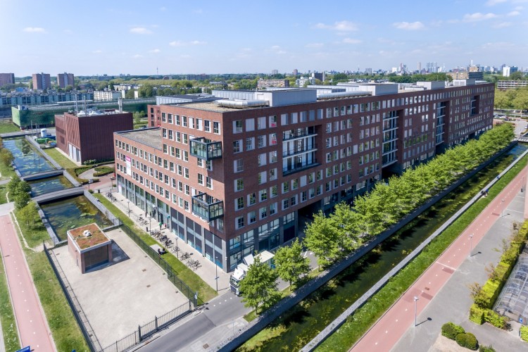 Medimall met dikke winst verkocht