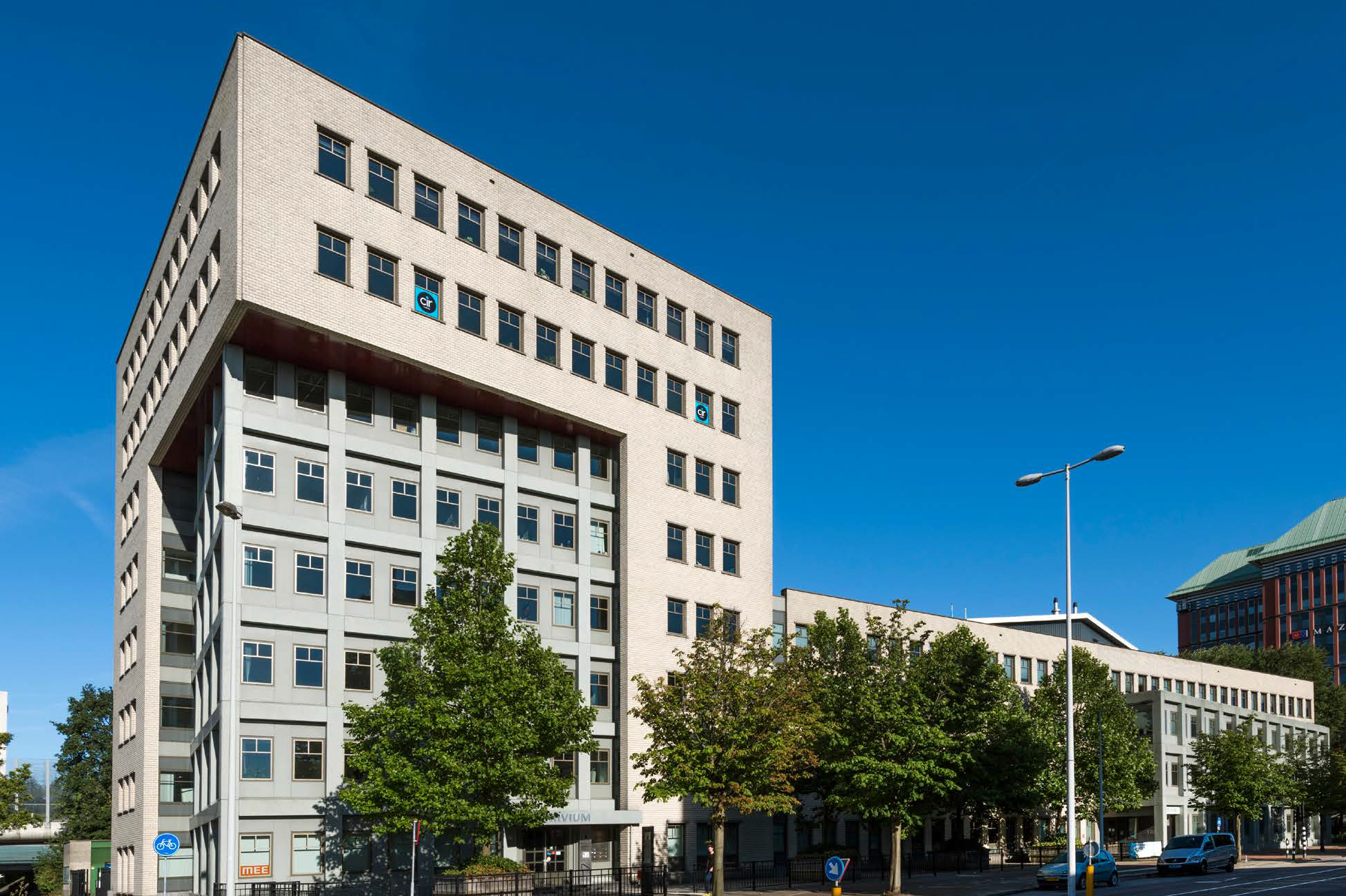 Kantoorgebouw op de
Derkinderenstraat 2-24 in Amsterdam West. Aangekocht door NSI in februari 2019