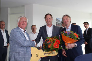 De sleuteloverdracht voor Branie Amsterdam. 