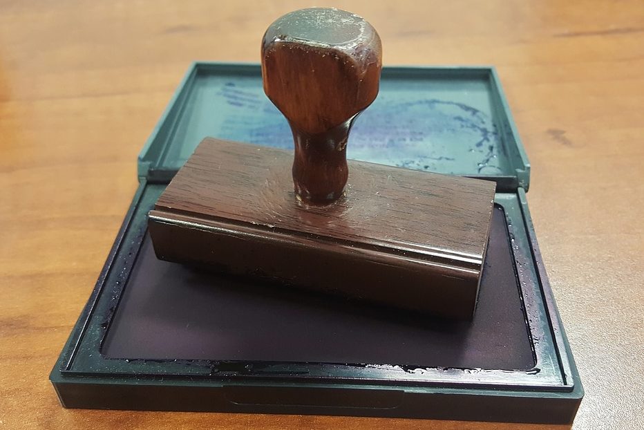 Dubbele pet bij vastgoedhandel: notarissen naar tuchtrechter