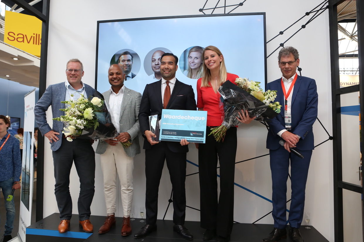 Snippe-projectdirecteur Lars van Engelen (midden) is winnaar van de  Young Talent Award 2019