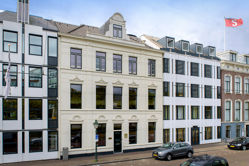 Koninginnegracht 12, Den Haag