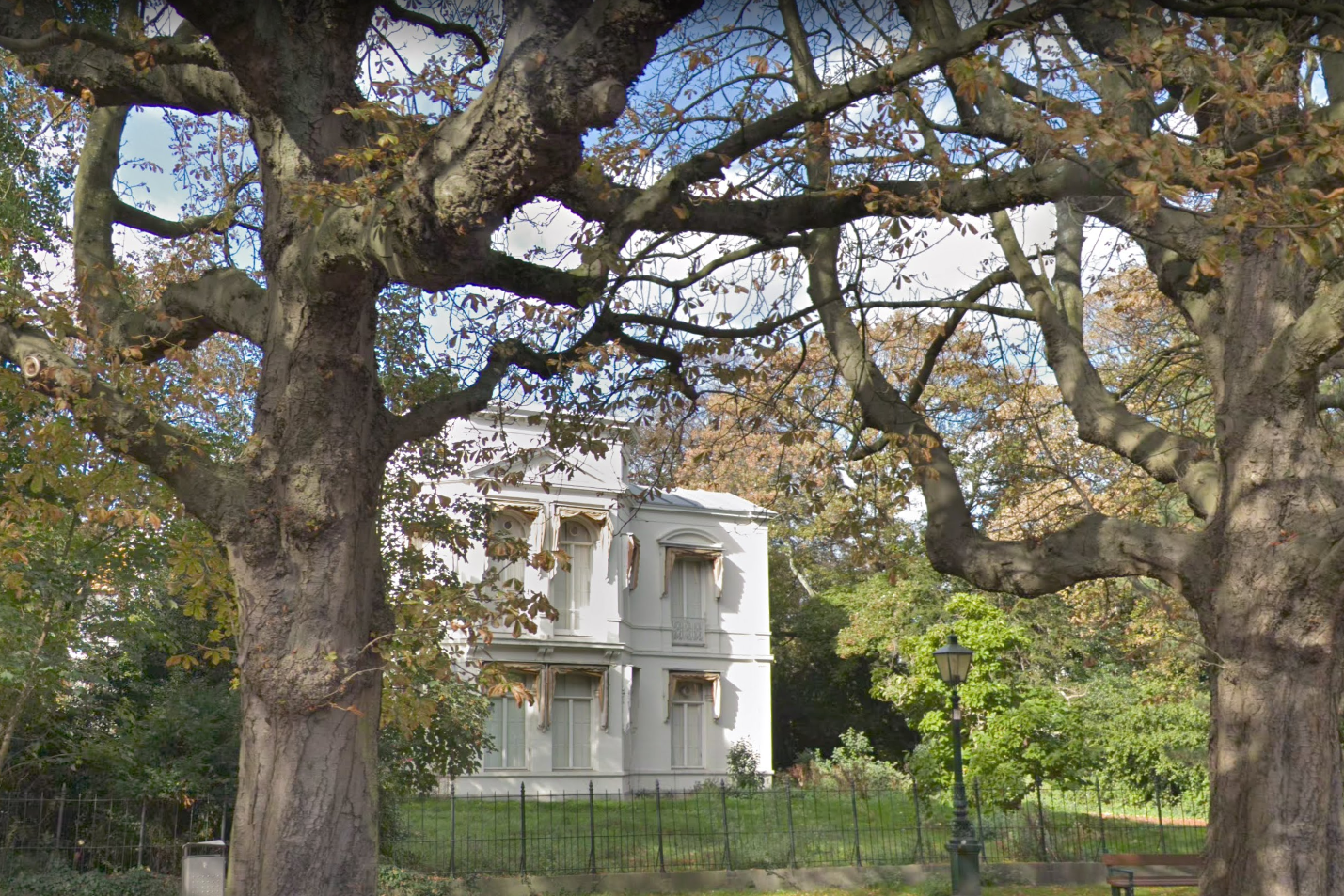 Het ooit beoogde pand voor de Israëlische Ambassade aan Plein 1813 in Den Haag. Foto: Google Maps