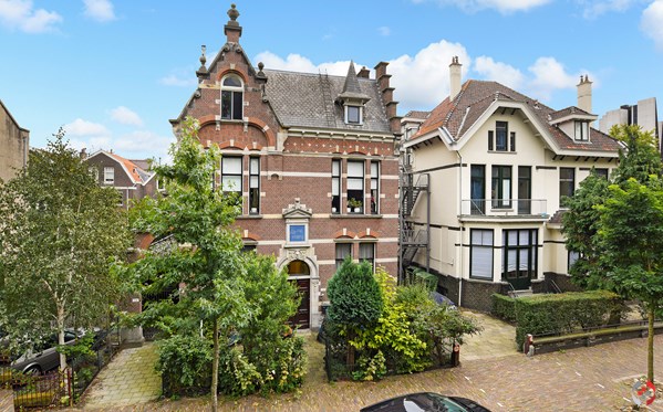 Het voormalige politiebureau aan de Hoflaan 134 in Rotterdam