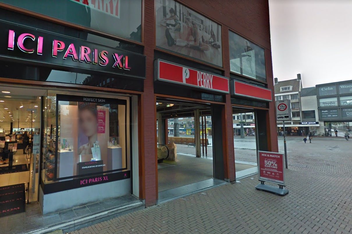 De ICI Paris XL en de Perry Sport aan de Kolfstraat/Statenplein in Dordrecht.  Foto: Google Maps
