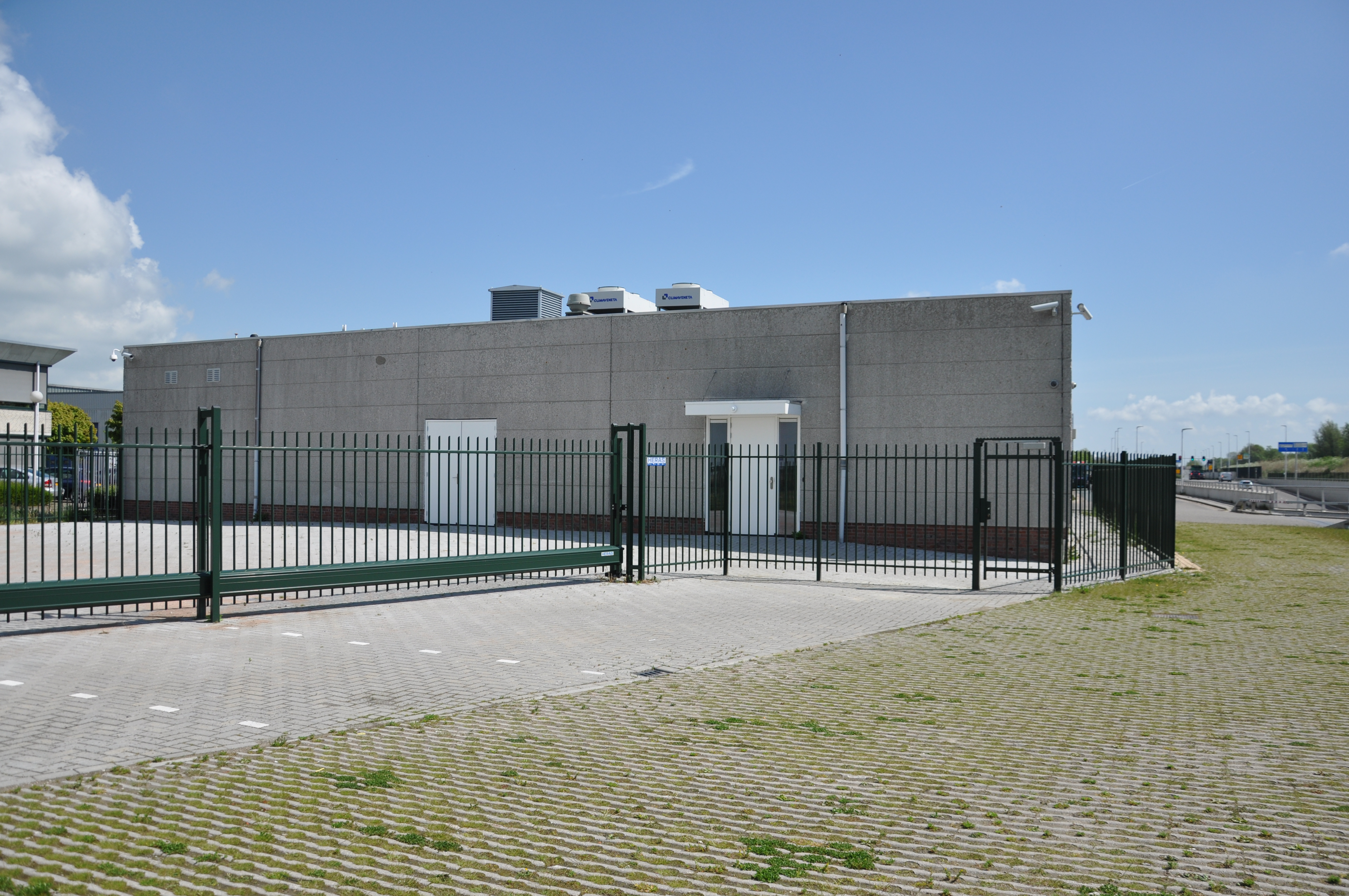 Een van de twee overgenomen datacenters.